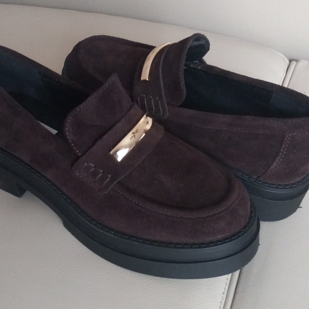 Steve Madden Chocolate Suede Platform Loafers with Gold Bar Detail Size 6.5 - Picture 9 of 15